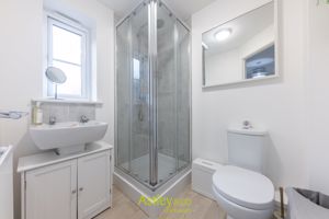 ensuite- click for photo gallery